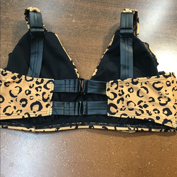 Plunging V-Neck Black and Tan Bikini with Twist Detail - Picture 5 of 5